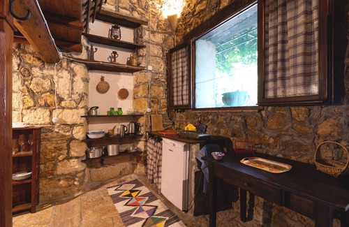 Mockarta Apartment | Apartment 'Tenuta Donna Vittoria - Piccola' with Mountain View, Pool & Wi-Fi
