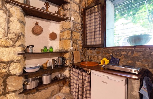 Mockarta Apartment | Apartment 'Tenuta Donna Vittoria - Piccola' with Mountain View, Pool & Wi-Fi