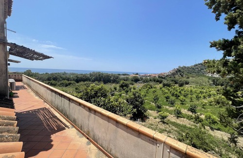 Palizzi Marina Apartment | Apartment 'Tenuta Baronale Jò - Sant'elia 1' with Sea View, Shared Terrace and Air Conditioning
