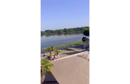 Bouchemaine Apartment | Apartment terrace Loire view