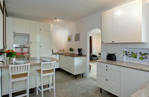 Toppenstedt Apartment | Apartment terrace tiled stove four-poster bed large kitchen large bathroom