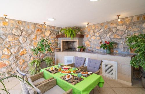 Gornji Kono Apartment | Apartment Terrace, View & Barbecue