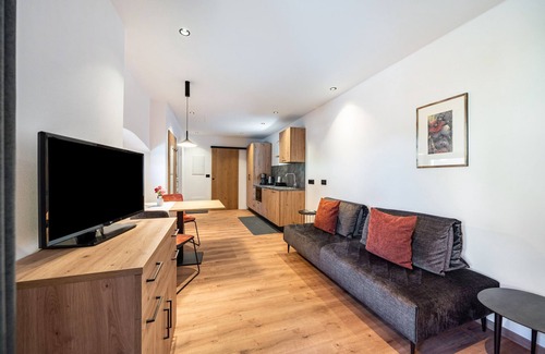Terlano Apartment | Apartment 'Thanhammer Porphyr' with Mountain View, Shared Terrace and Pool