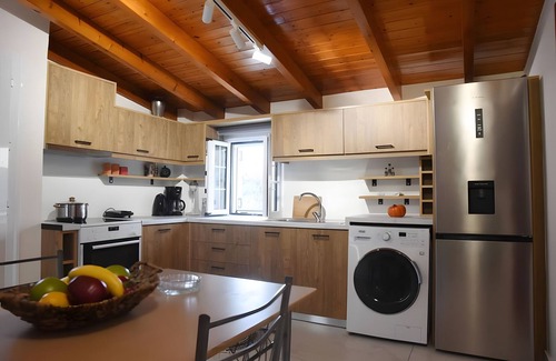 Skala Apartment | Apartment 'The Country House' with Sea View, Wi-Fi and Air Conditioning