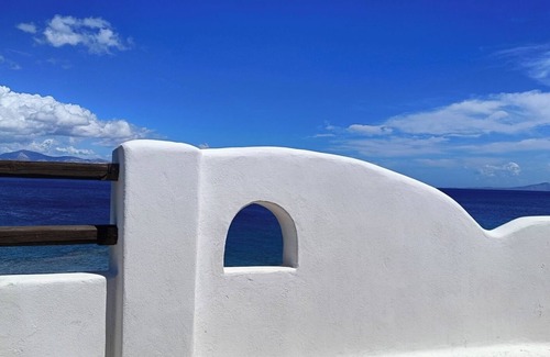 Logaras Apartment | Apartment 'The Cretan Double Room' with Sea View, Wi-Fi and Air Conditioning