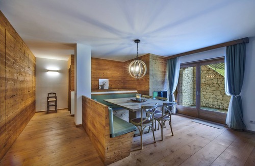 Cortina d'Ampezzo Apartment | Apartment 'The Wooden House Cortina' with Mountain View, Private Garden and Wi-Fi