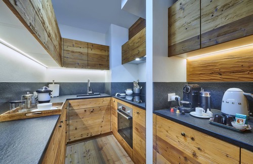 Cortina d'Ampezzo Apartment | Apartment 'The Wooden House Cortina' with Mountain View, Private Garden and Wi-Fi
