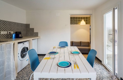 Rezza Apartment | Apartment 'The Riviera' with Mountain View, Wi-Fi and Air Conditioning