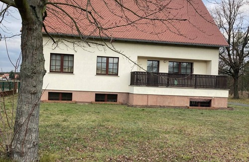 Frauendorf Apartment | Apartment 'Theresenteich' with Balcony and Wi-Fi