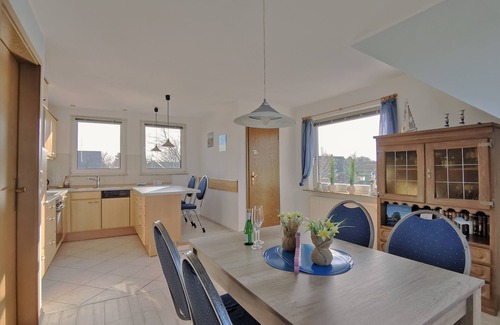 Silberstedt Apartment | Apartment Thiessen - with sunny balcony - Ferienwohnung Thiessen