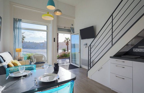 Cote de Granit Rose Apartment | Apartment "Ti Roz" 3 Stars with Sea View, Direct Beach Access and GR34