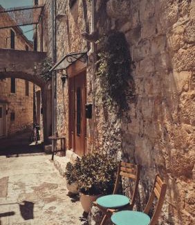 Cove Rogacic Apartment | Apartment Tia Vis