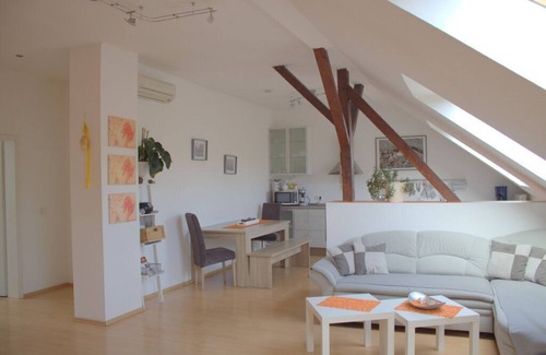 Katernberg Apartment | Apartment TIMA - right at the World Heritage Site Zollverein!