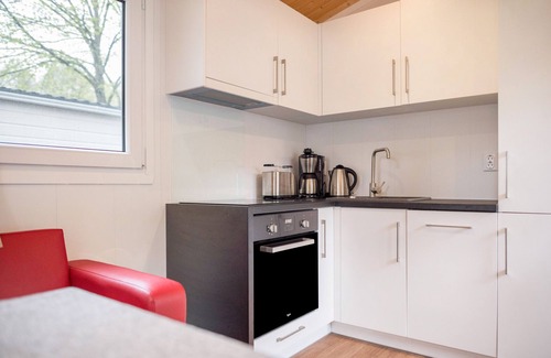 Garden Apartment | Apartment 'Tiny House Lohmen Garder See' with Private Terrace and Wi-Fi