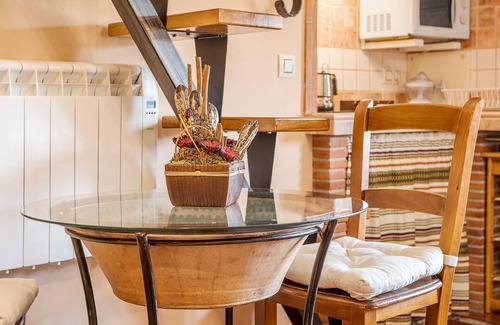Hinojares Apartment | Apartment 'Tomillo' with Mountain View, Wi-Fi and Air Conditioning