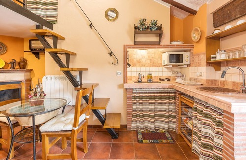 Hinojares Apartment | Apartment 'Tomillo' with Mountain View, Wi-Fi and Air Conditioning