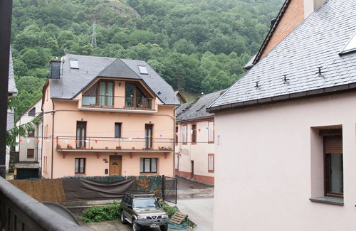 Les House | Apartment Toran, Valle de Aran