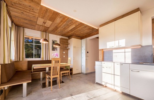 Terento Apartment | Apartment “Treyer 8 Romantica” with Mountain View, Wi-Fi, Terrace & Garden