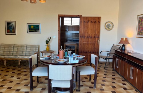 Lido Marini Apartment | Apartment 'Tre Acini' with Sea View, Wi-Fi and Air Conditioning