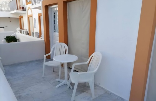 Kalymnos Town Apartment | Apartment 'Triple Room No 3' with Mountain View, Wi-Fi and Air Conditioning