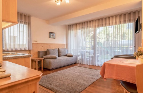 Kastelruth Apartment | Apartment “Trocker Kastelruth 1” near Seiser Alm with Mountain View, Whirlpool & Sauna