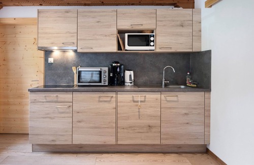 Stelvio Apartment | Apartment 'Tscheppa' with Mountain View, Private Terrace and Wi-Fi