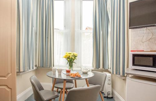 Roundham House | Apartment Two - Uk39835