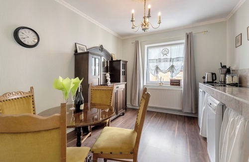 Klanxbuell Apartment | Apartment 'Überfahrtsalon' with Shared Garden and Wi-Fi