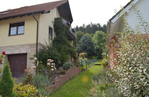 Bornhagen Apartment | Apartment unterhalb der Burg Hanstein