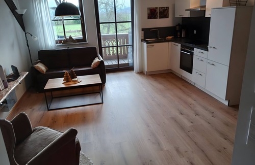 Freilassing Apartment | Apartment 'Untersbergblick' with Mountain View, Balcony and Wi-Fi