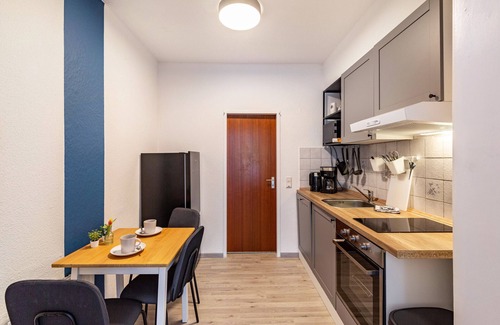 Blumenviertel Apartment | Apartment 'Urbanes Nest, ideal für Entdecker' with Wi-Fi