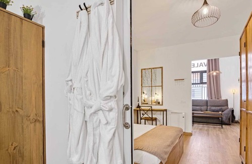 Sant Antoni Apartment | Apartment "Urbanloft Valencia" with Wi-Fi & Air Conditioning