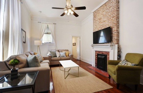 Uptown Historic District Apartment | Apartment