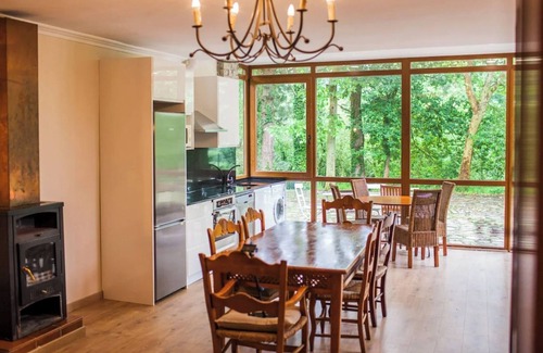 Amurrio Apartment | Apartment 'Usko 1' with Mountain View, Private Pool and Wi-Fi