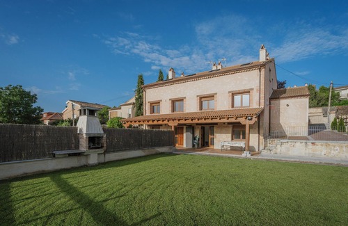 Cabanas de Polendos House | Apartment 'Velasco I' with Private Terrace, Wi-Fi and Air Conditioning