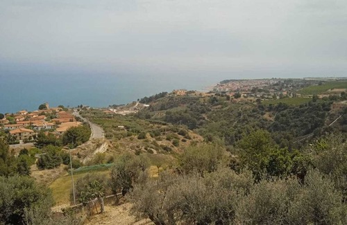 Roseto Capo Spulico Apartment | Apartment 'Villa Anna' with Sea View, Shared Terrace and Air Conditioning