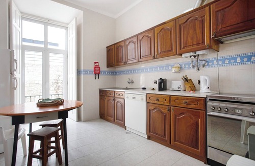 Sao Martinho do Porto Apartment | Apartment 'Vista Baia' with Sea View, Shared Pool and Wi-Fi