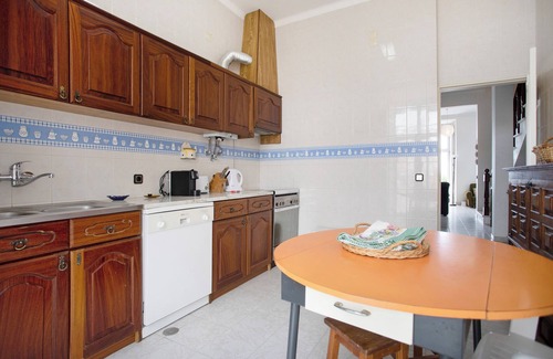 Sao Martinho do Porto Apartment | Apartment 'Vista Baia' with Sea View, Shared Pool and Wi-Fi