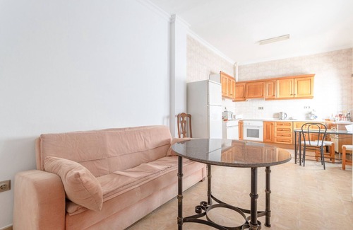 Valle de Abdalagis Apartment | Apartment 'Valle De Abdalajis' with Private Terrace and Wi-Fi