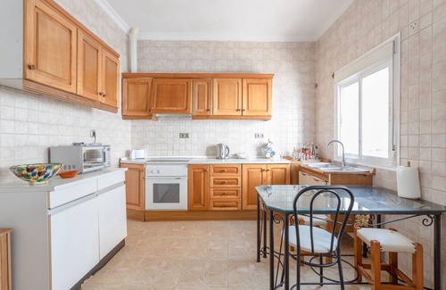Valle de Abdalagis Apartment | Apartment 'Valle De Abdalajis' with Private Terrace and Wi-Fi