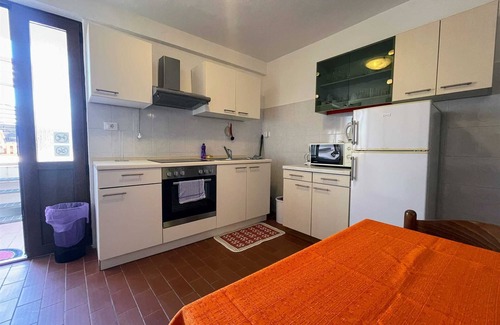 Lovrecica Apartment | Apartment Valentina close to the beach