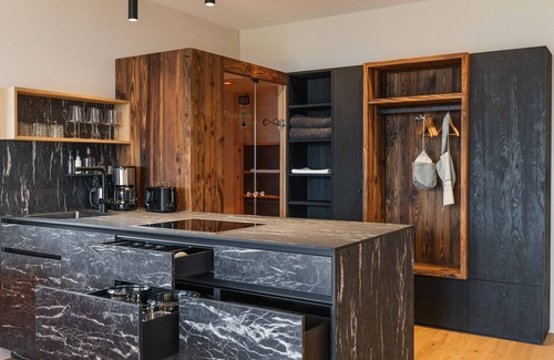 Berg/Monte Apartment | Apartment 'Valentinerhof Apt Fire' with Mountain View, Shared Pool and Wi-Fi