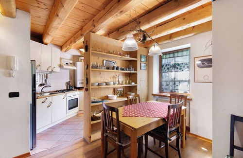 San Vito di Cadore Apartment | Apartment 'Villa Cleila Verde B' with Mountain View, Shared Garden and Balcony