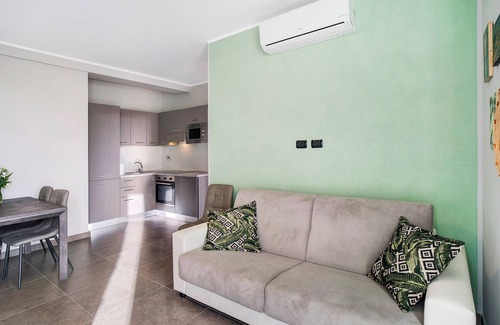 Cervo Apartment | Apartment 'Via Giardino Grande' with Sea View, Balcony and Air Conditioning