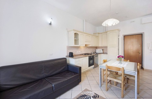 Oneglia Apartment | Apartment 'Vicino Al Mare Soleggiato' with Balcony, Wi-Fi and Air Conditioning