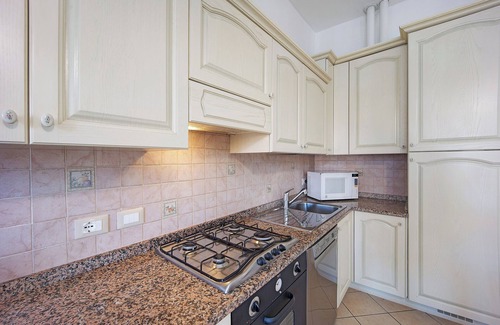 Oneglia Apartment | Apartment 'Vicino Al Mare Soleggiato' with Balcony, Wi-Fi and Air Conditioning