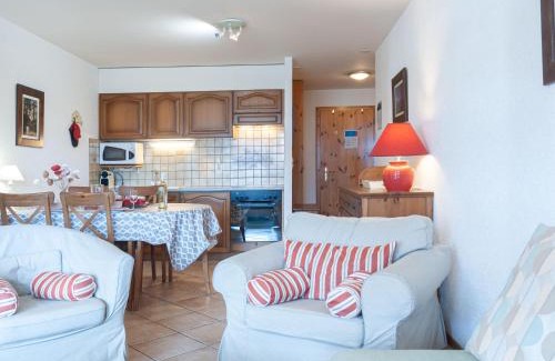 Saint-Pierre-de-Clages Apartment | Apartment Victoria 1 C1 by Interhome