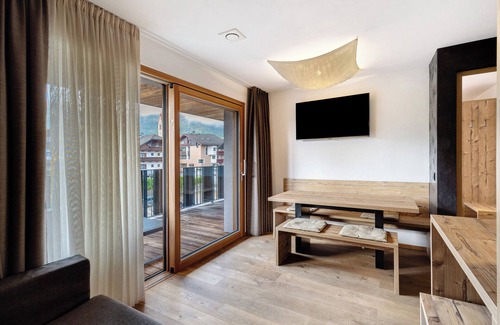 Valdaora di Mezzo Apartment | Apartment 'Villa Kriendl Nr 3 Piz Da Peres' with Mountain View, Private Terrace and Wi-Fi