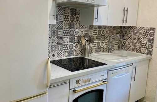 Vence Apartment | Apartment-Villa Californienne 50 M2-Pool,Garage,Shops&old town on foot