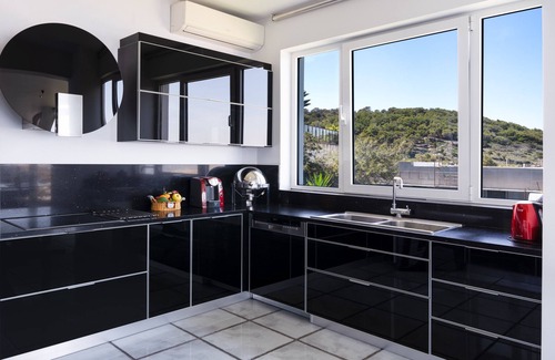 Markopoulo Mesogaias Apartment | Apartment "Villa Coral - First Floor" with Private Pool & Wi-Fi